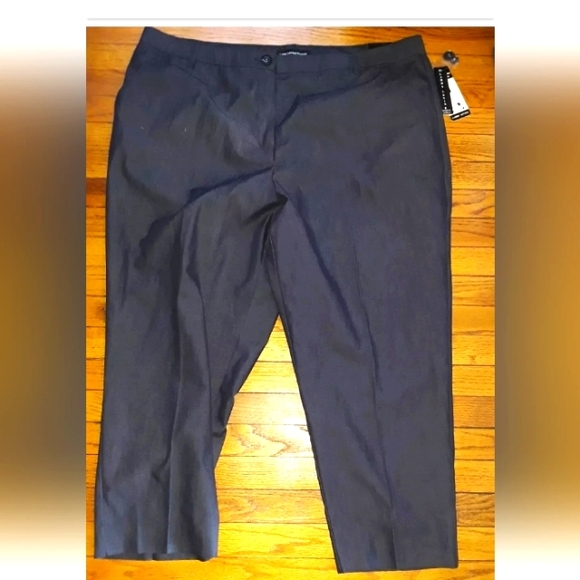 Larry Levine Woman- Comfort Waist Ankle Length Pants. Dark Navy. Size 24W. New! - Picture 1 of 7